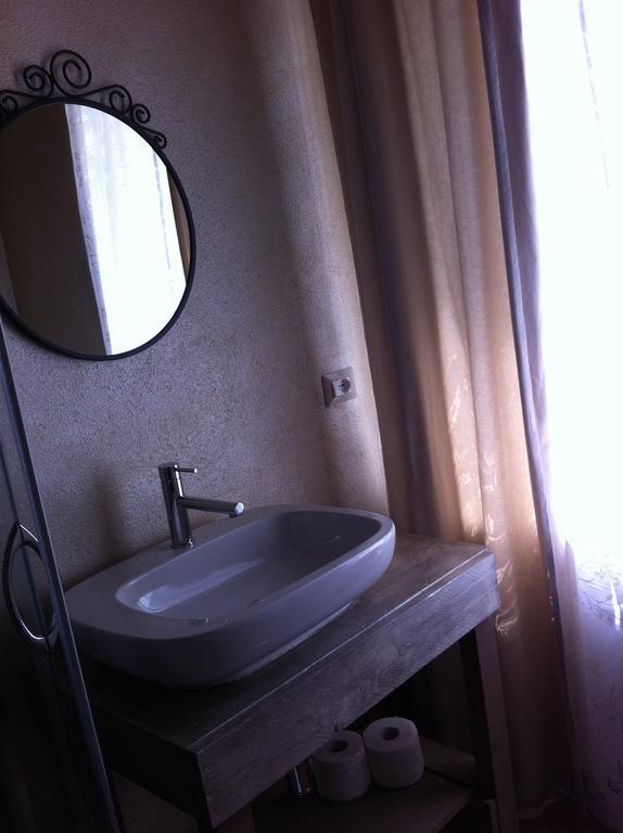 Bb Masotte Bed & Breakfast Sommacampagna Ruang foto