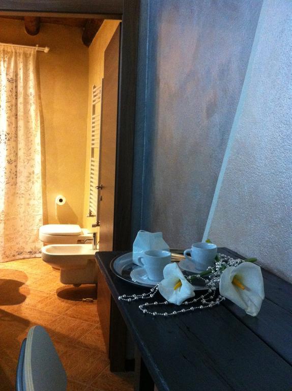 Bb Masotte Bed & Breakfast Sommacampagna Ruang foto
