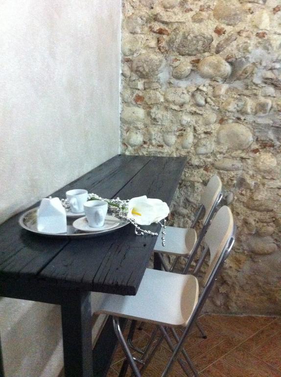 Bb Masotte Bed & Breakfast Sommacampagna Ruang foto