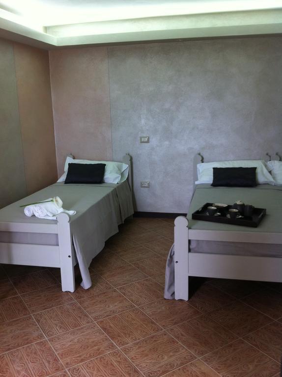 Bb Masotte Bed & Breakfast Sommacampagna Bagian luar foto