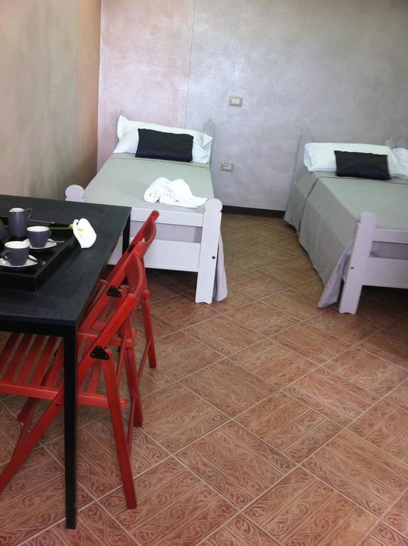 Bb Masotte Bed & Breakfast Sommacampagna Ruang foto