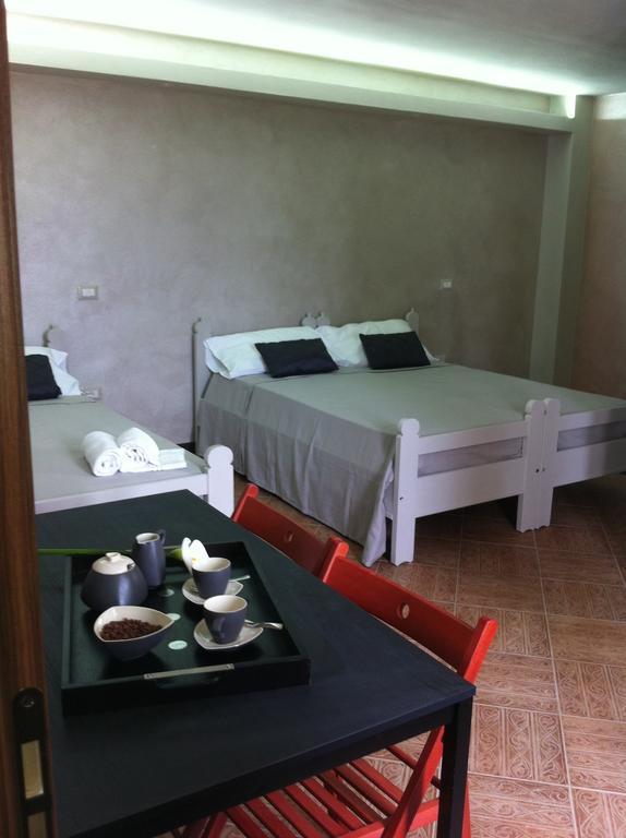 Bb Masotte Bed & Breakfast Sommacampagna Ruang foto
