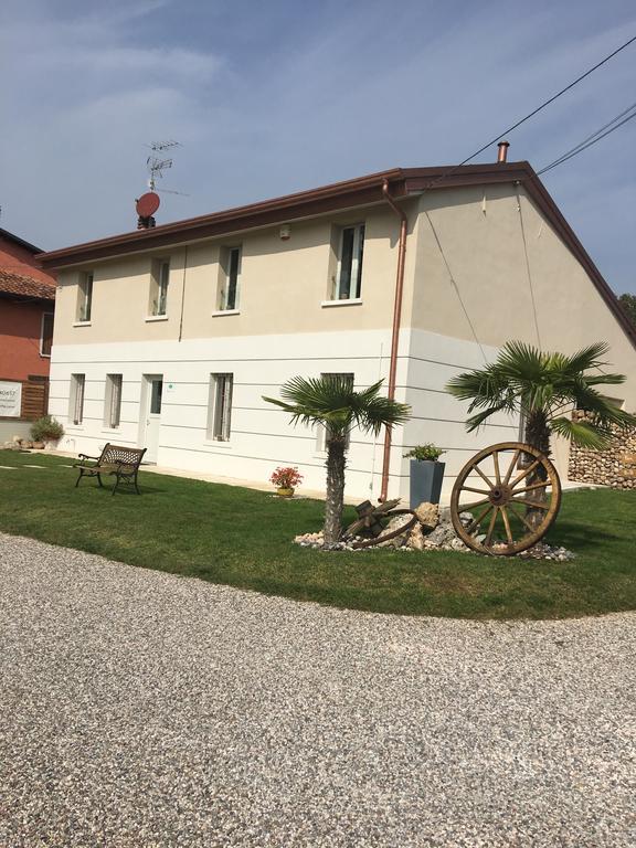 Bb Masotte Bed & Breakfast Sommacampagna Bagian luar foto